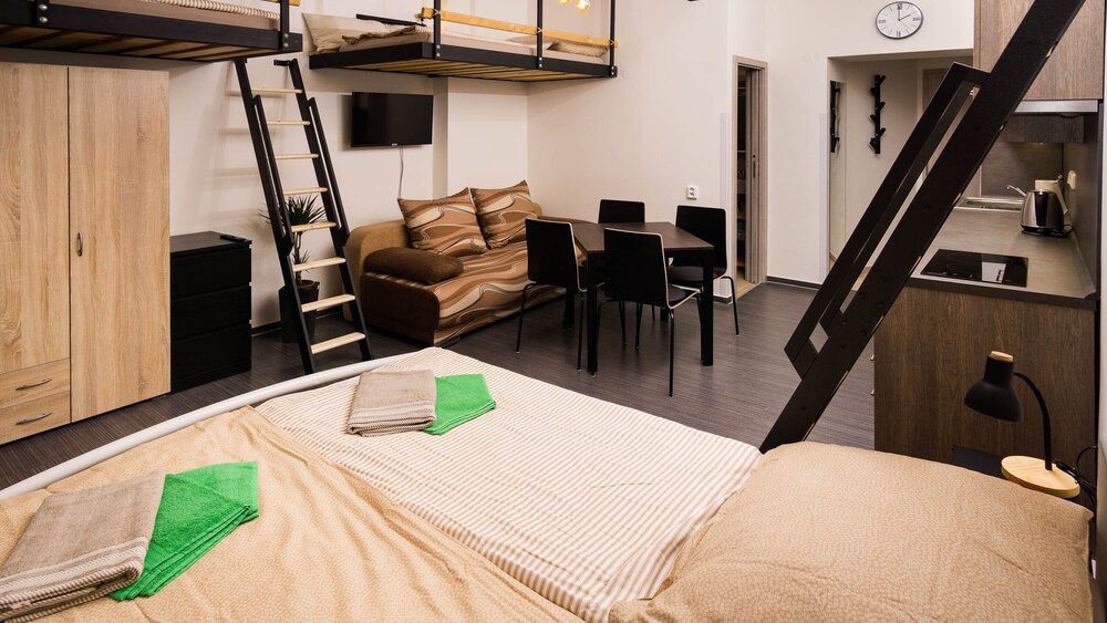 Flying Bed Apartment close to Castle 1