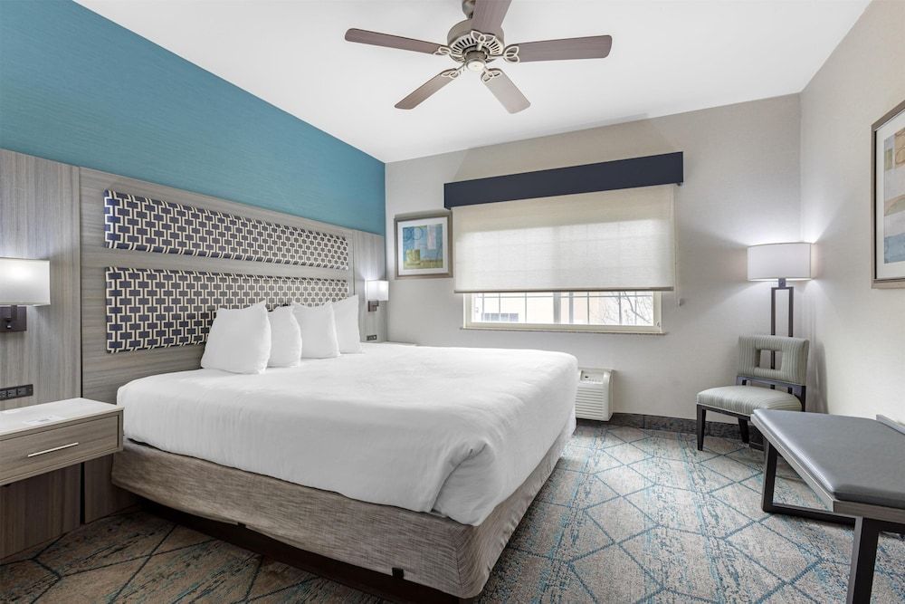 Best Western Plus Wasco Inn & Suites 1