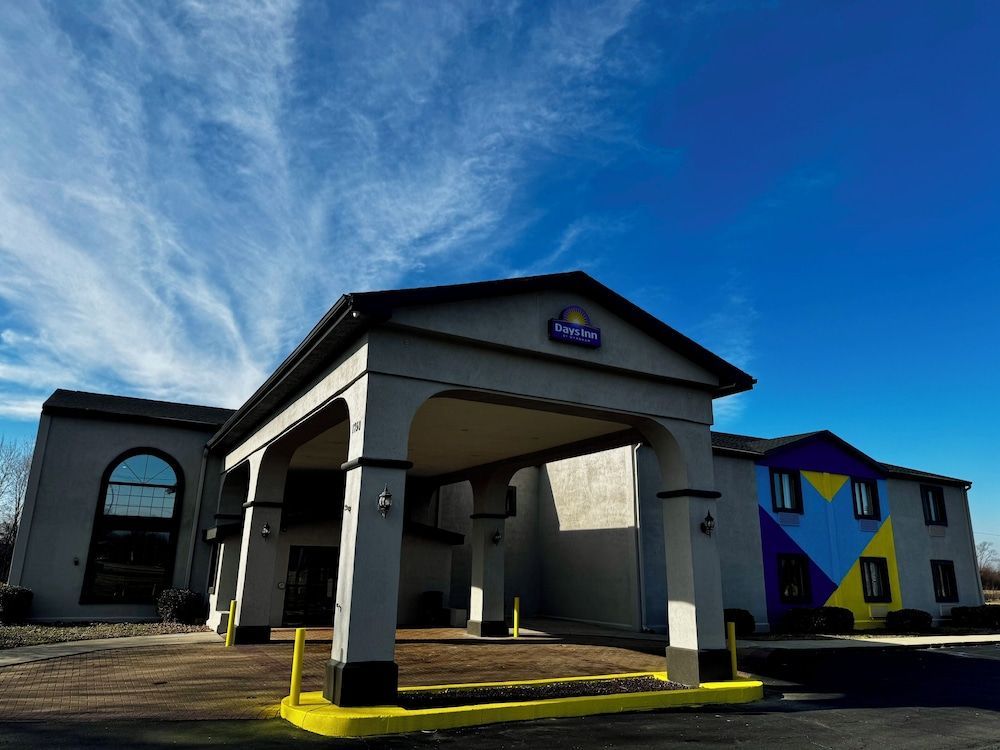 Days Inn by Wyndham Lincoln, IL Route 66 1