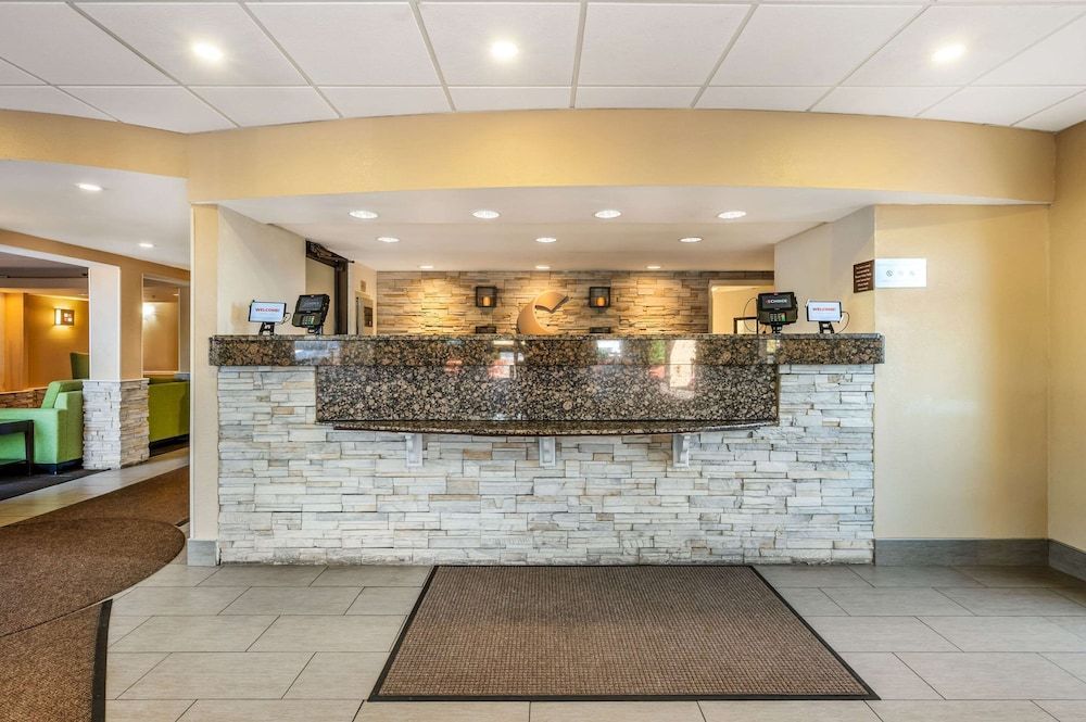 Comfort Inn & Suites East Hartford - Hartford 2