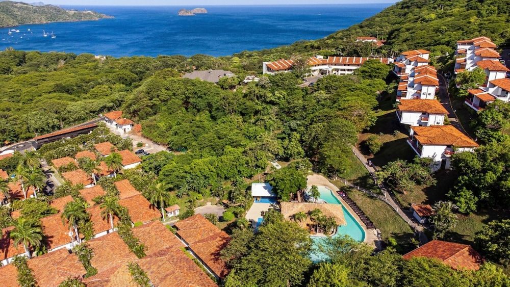 Villas Sol Beach Resort 1