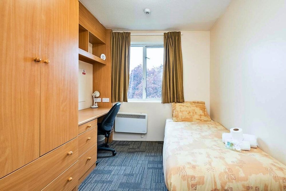 En Suite Rooms COLINDALE SK 1