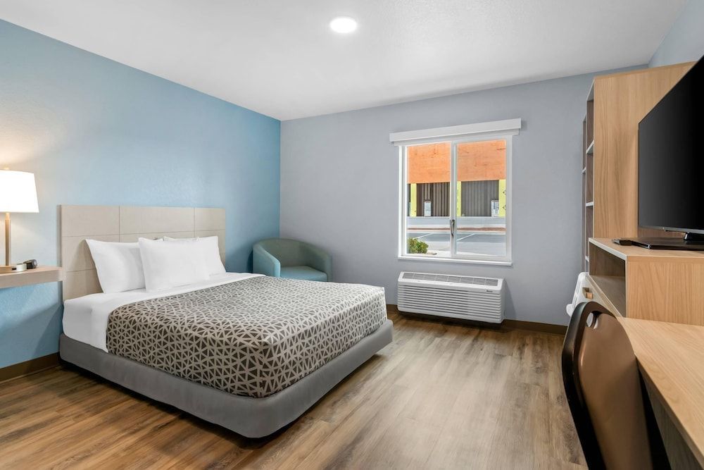 WoodSpring Suites Rogers Bentonville 1