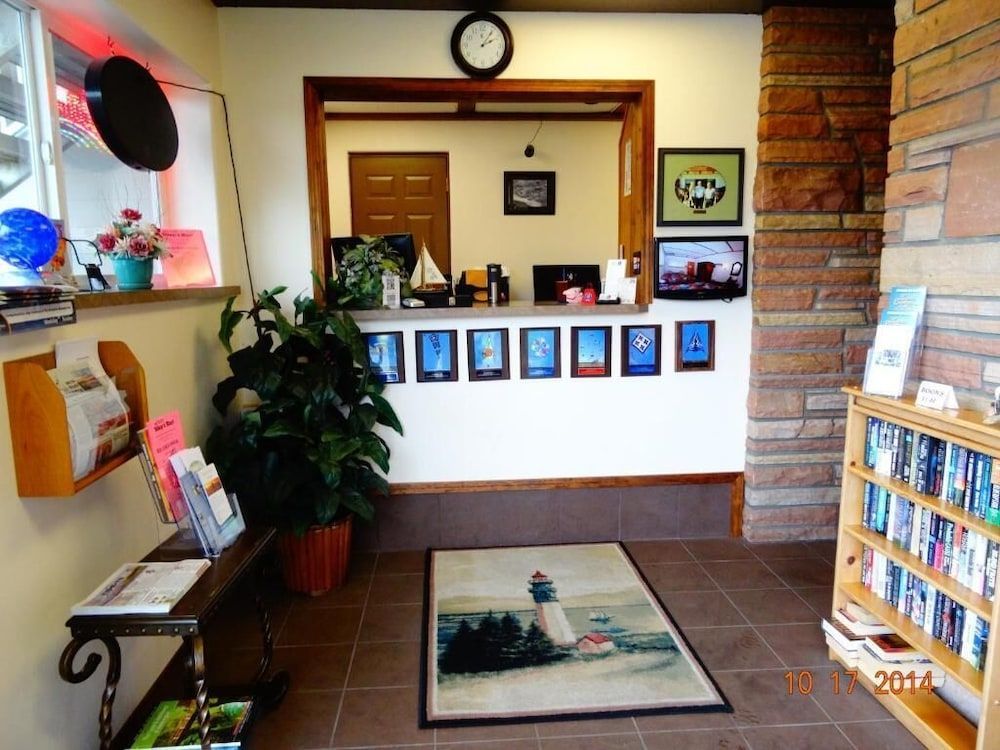 Breakers Boutique Inn 2