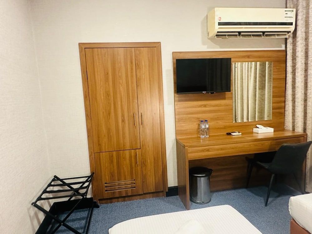 CAPE TOWN HOTEL 2