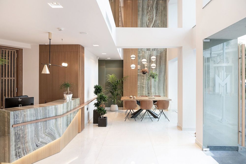 M City Hotel 2