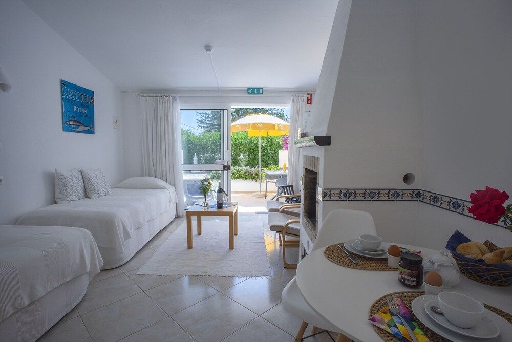 Charming Studio with Pool in Praia da Luz 2