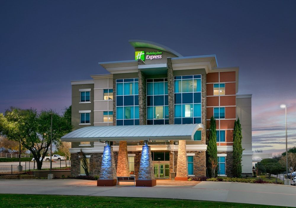 Holiday Inn Express & Suites NORTH DALLAS AT PRESTON by IHG 1