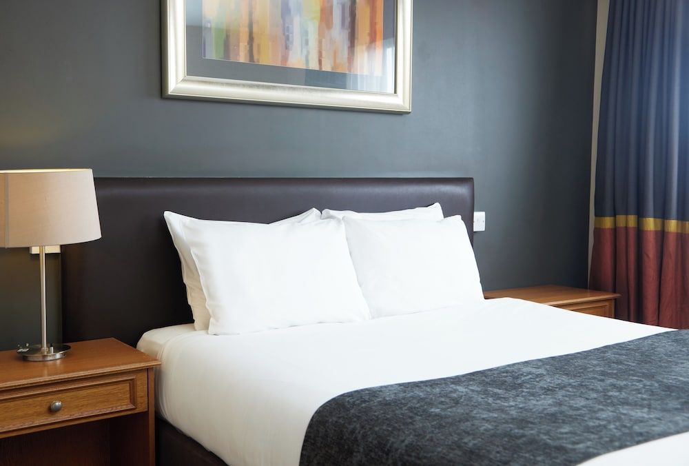 The Broughton Hotel by Greene King Inns 2