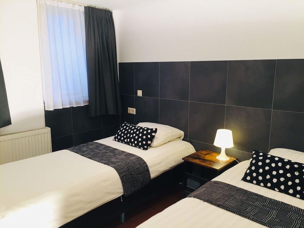 The Amsterdam Hotel Apartment in the Center 2