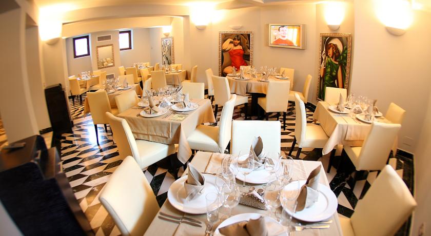Vigo Hotel 2