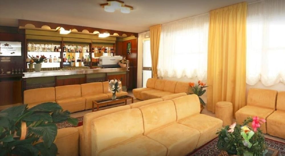 Hotel Devon Rooms & Breakfast 2