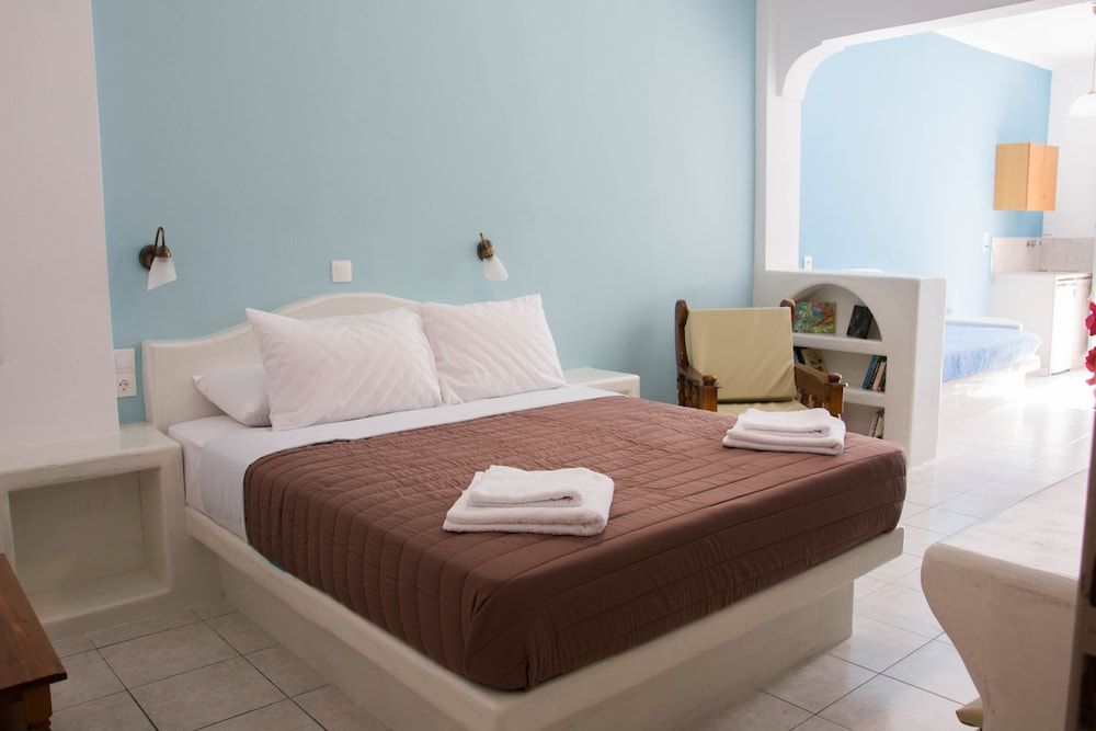 Sail Inn Studios & Apartments 1