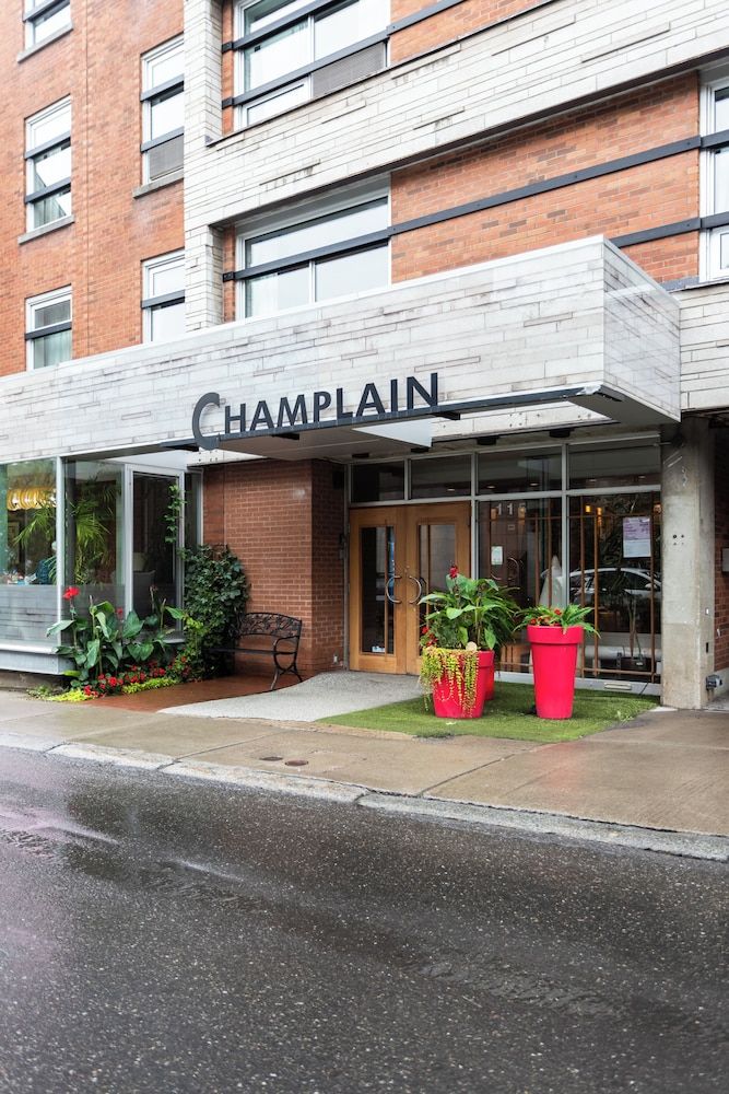 Hotel Champlain 1
