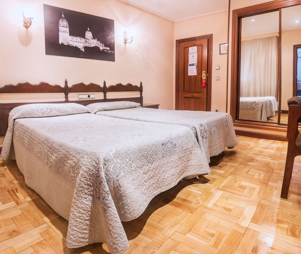 Hotel Castellano I 1