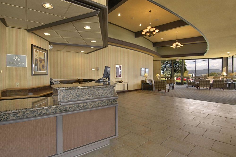 Red Lion Hotel Coos Bay 1
