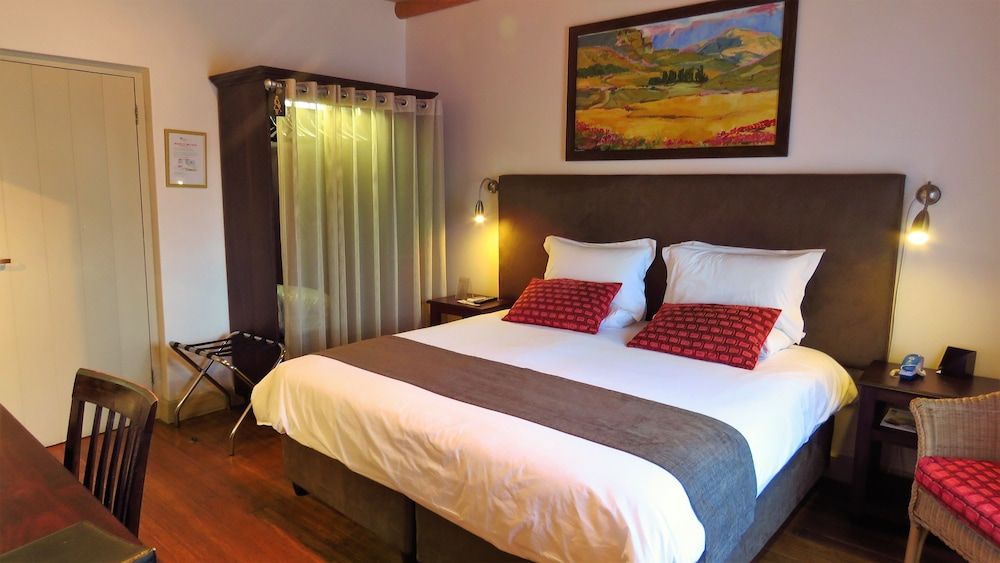 Oakhurst Hotel 1