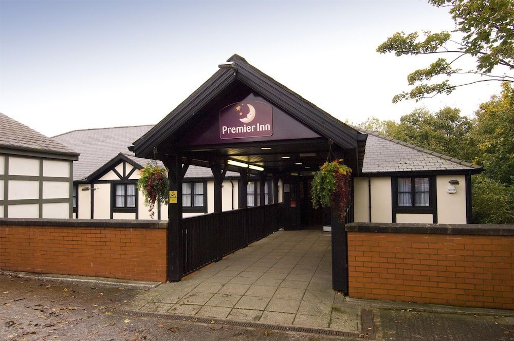 Premier Inn Manchester - Swinton 1