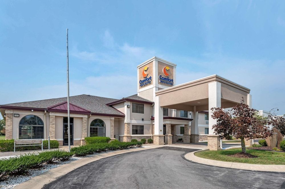 Comfort Inn & Suites Napoleon 1