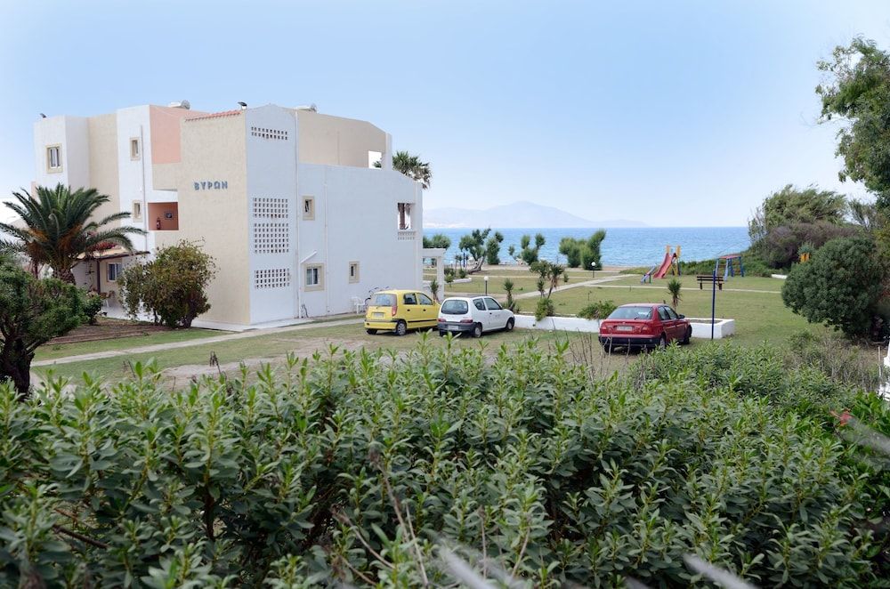 Byron Apartments 1