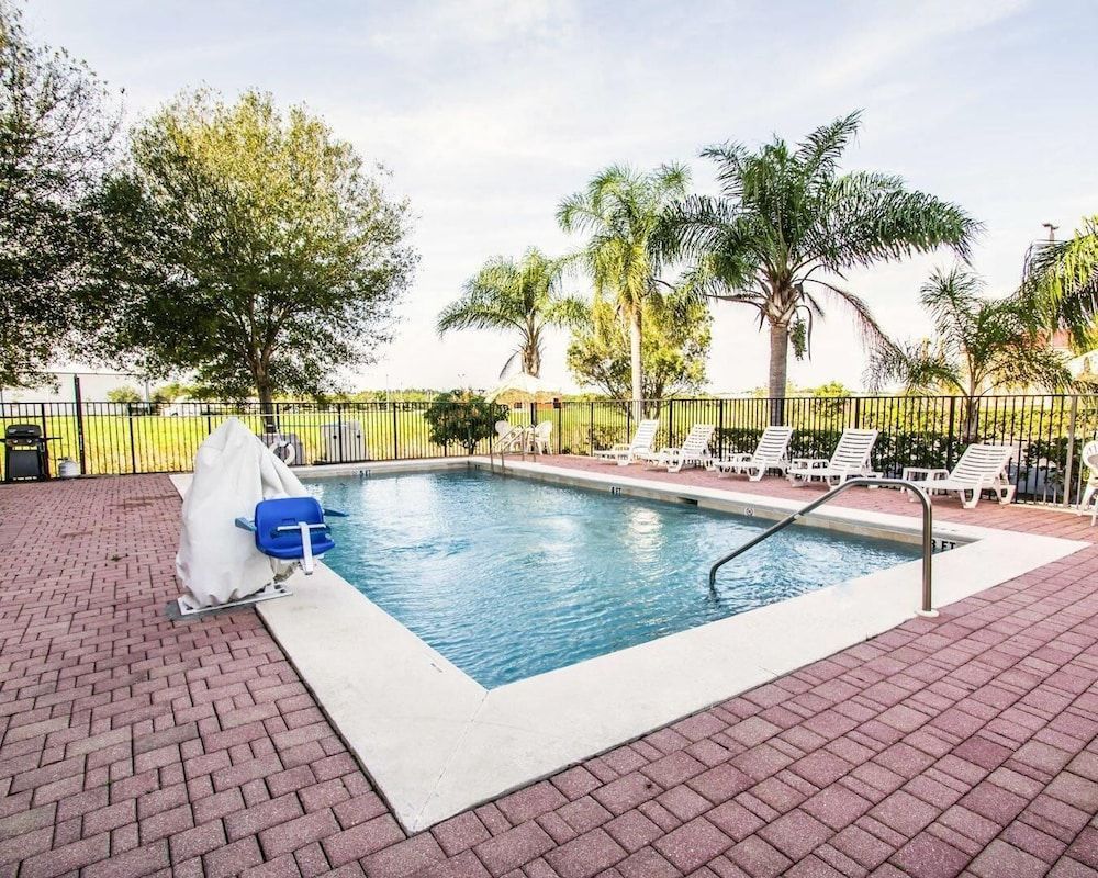 Sleep Inn Fort Pierce I-95 1