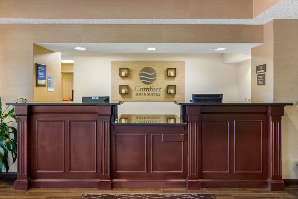 Comfort Inn & Suites LaGrange East 1