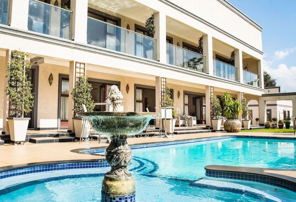 Inn and Out Plus Craighall 1