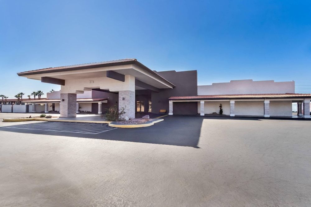 Quality Inn & Suites Lake Havasu City 1
