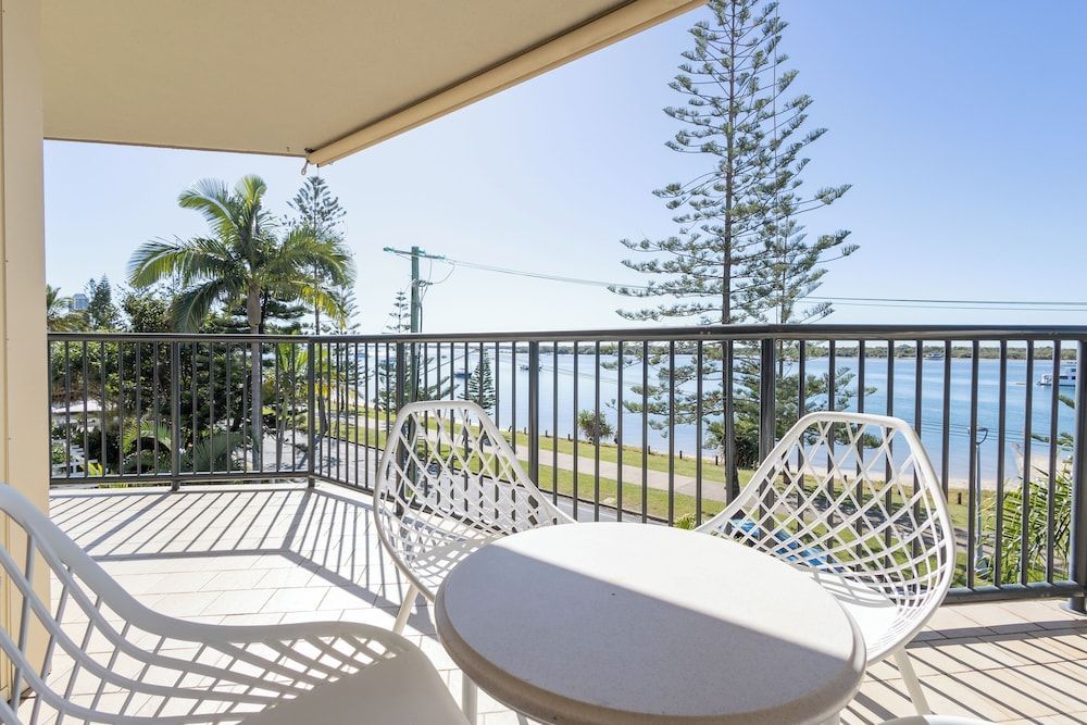 Bayview Beach Holiday Apartments 1