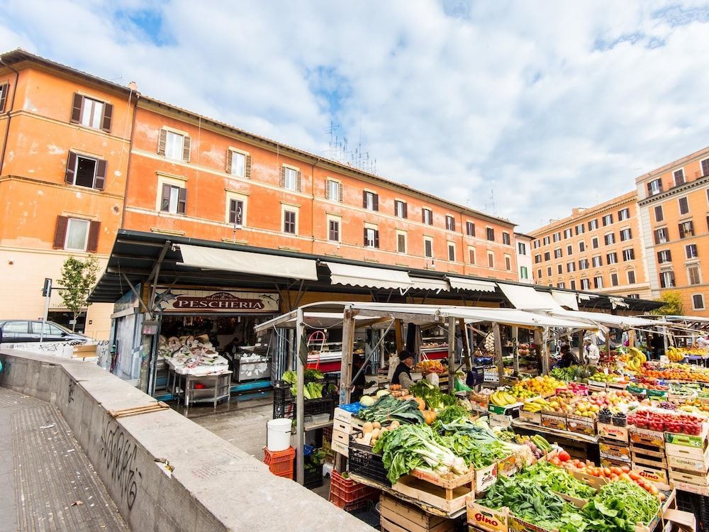 RSH San Cosimato Luxury Bright Apartment 1