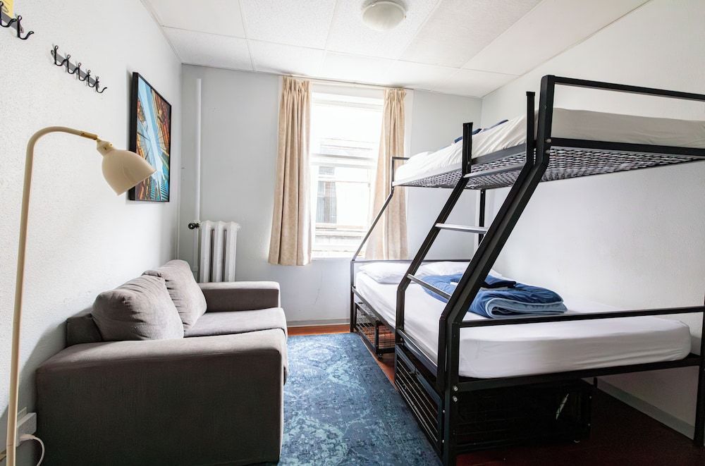 The Cambie Hostel Gastown 1