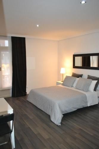 Room Gran Vía Apartments 1
