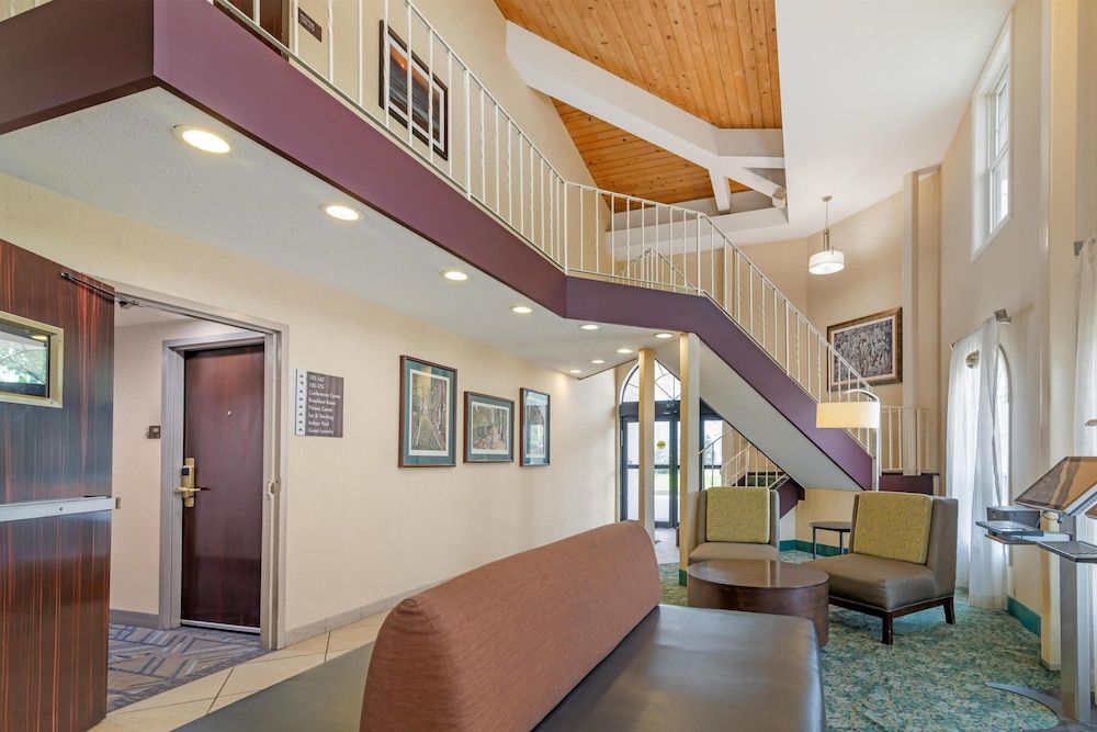 Best Western Plus, The Inn at Hampton 2
