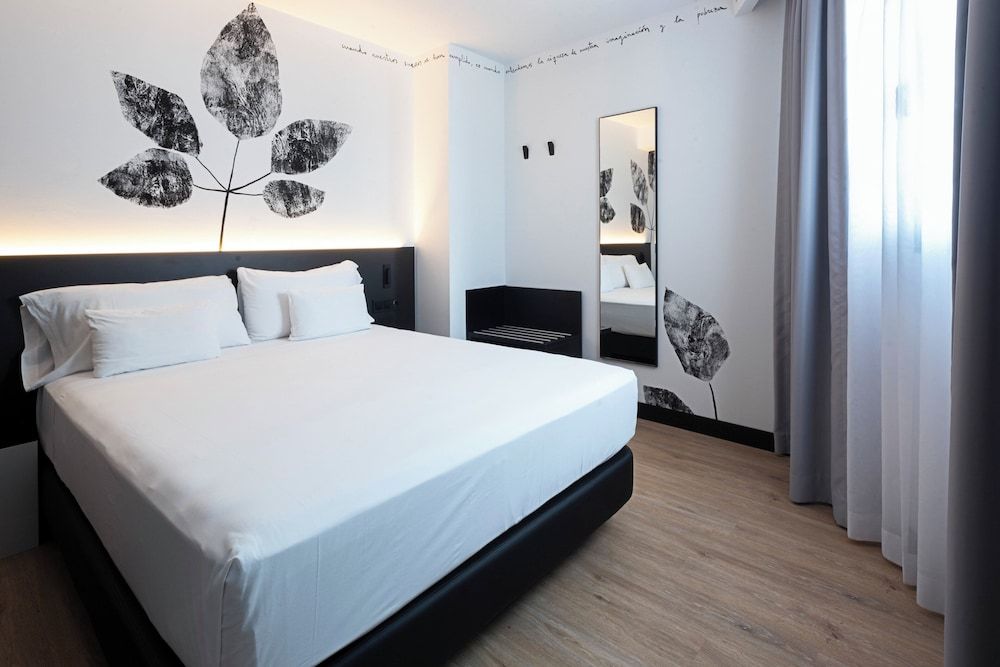 Sercotel Plana Suites 1