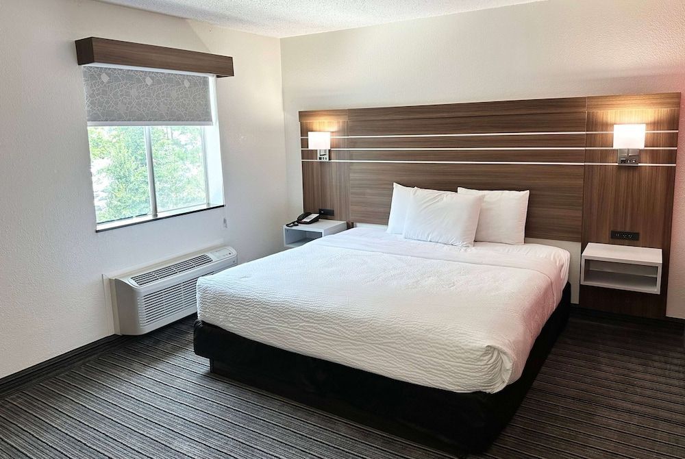 Ramada by Wyndham Lithia Springs Atlanta 1