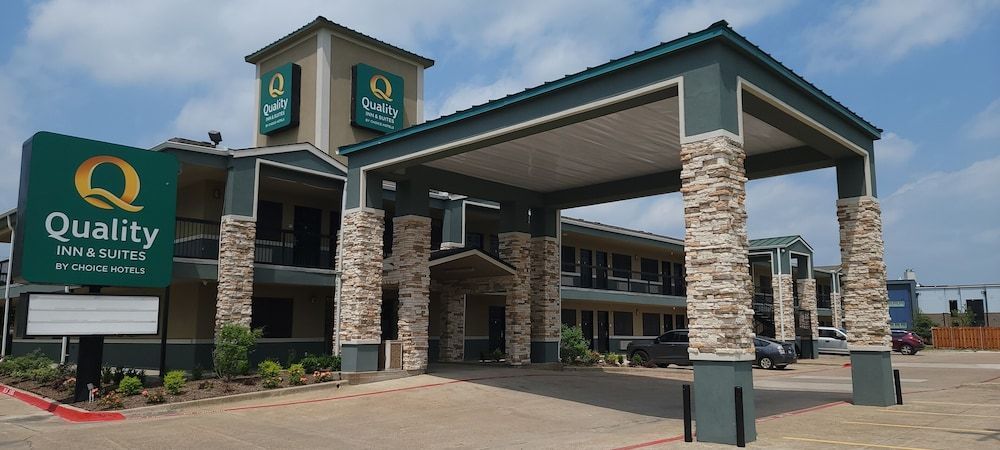 Quality Inn & Suites Garland - East Dallas 1