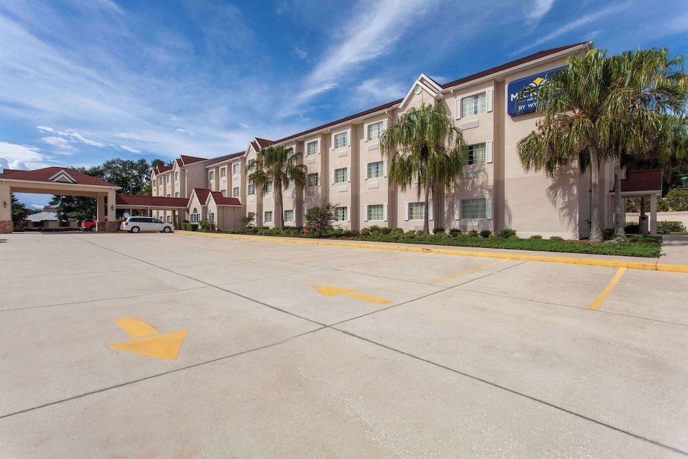 Microtel Inn and Suites by Wyndham - Lady Lake/ The Villages 1
