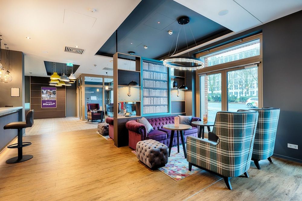 Premier Inn Wiesbaden City Centre 2