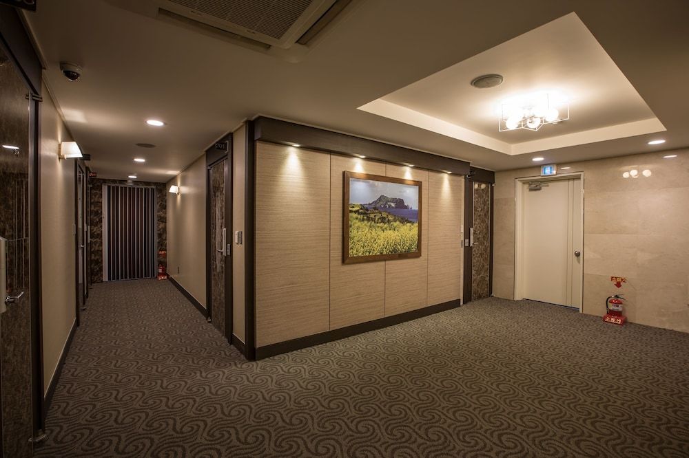 Elin Hotel 2