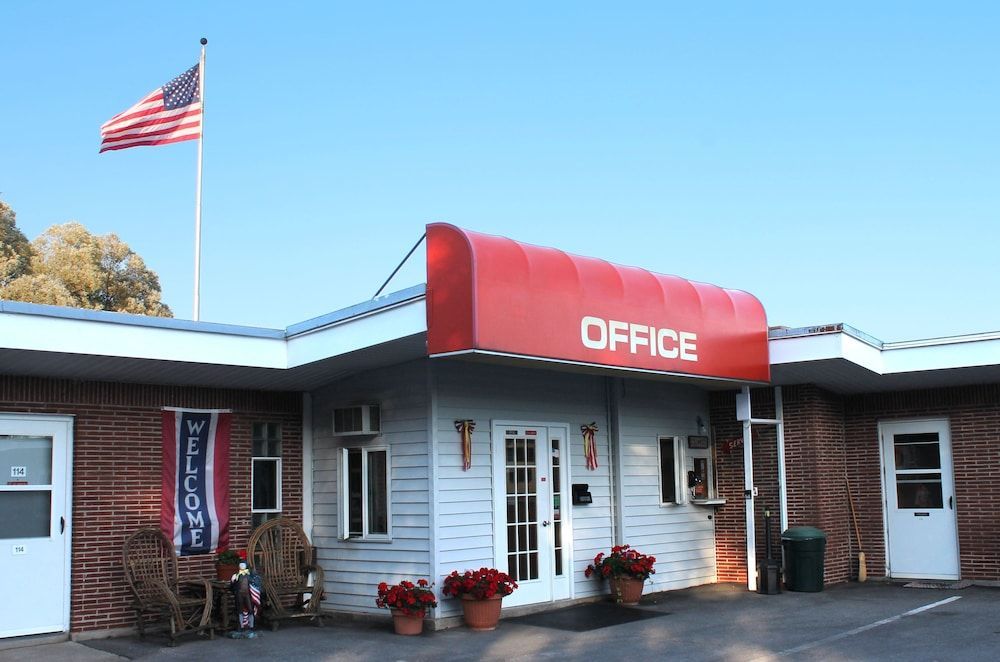 Budget Host Crestview Inn 2