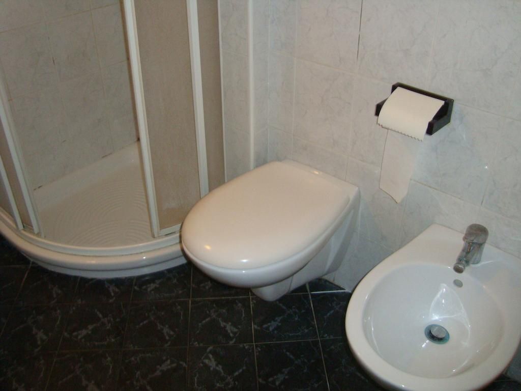 HOTEL VILLA ELISA 1