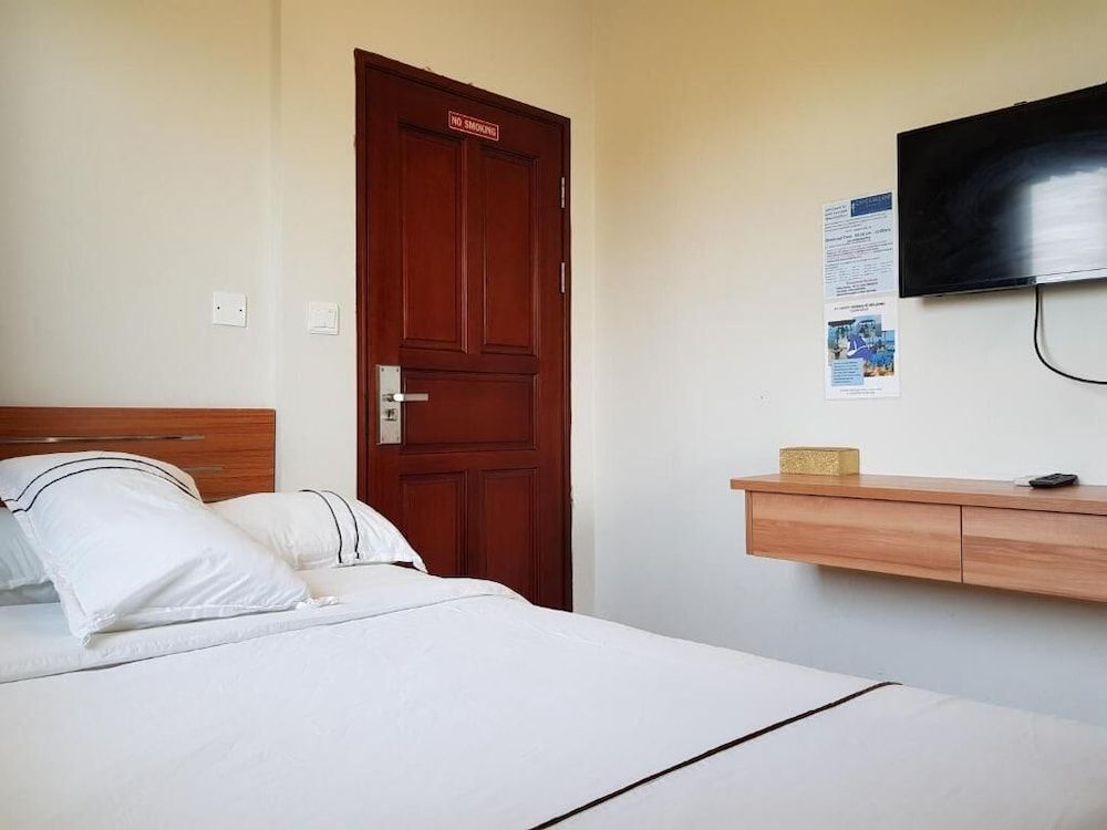 Caye Caulker Beach Hotel 2