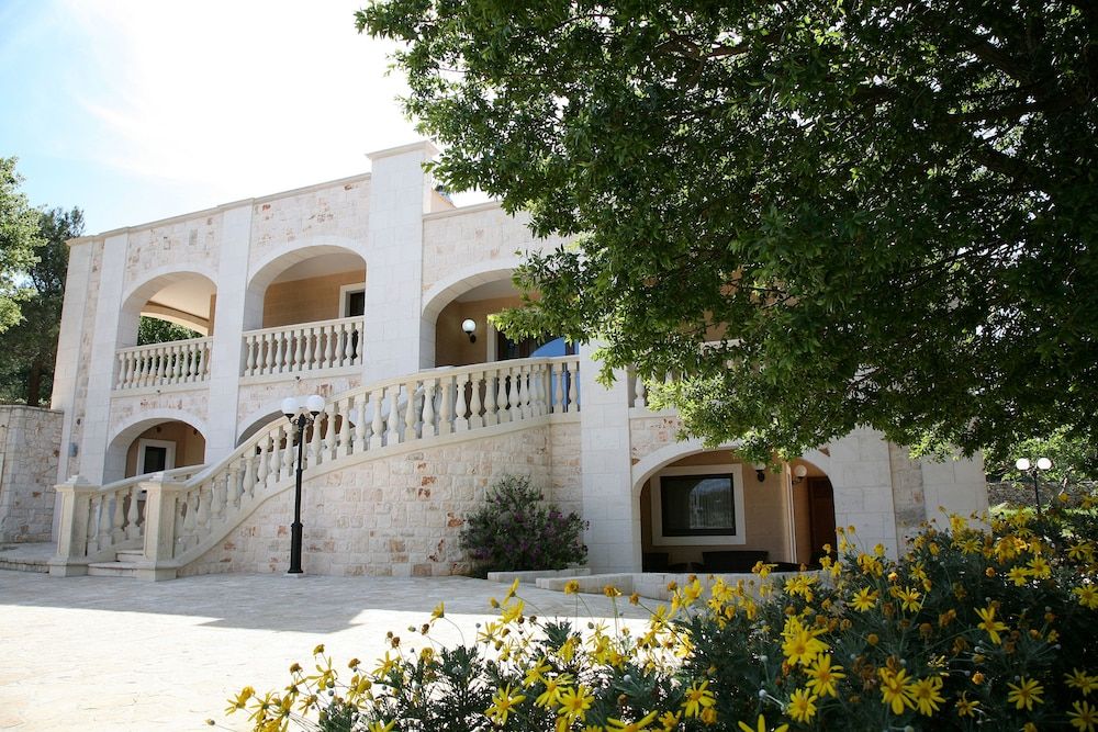 Holiday Gli Archi 1