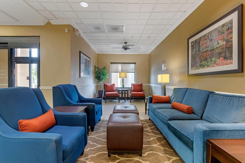 Comfort Suites Savannah North 2