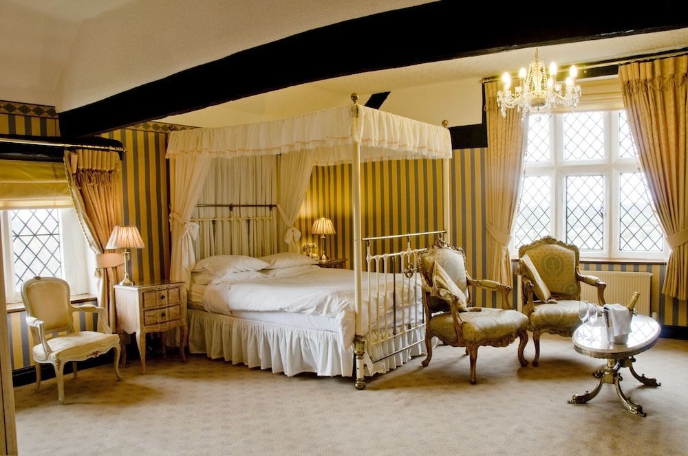Albright Hussey Manor 2