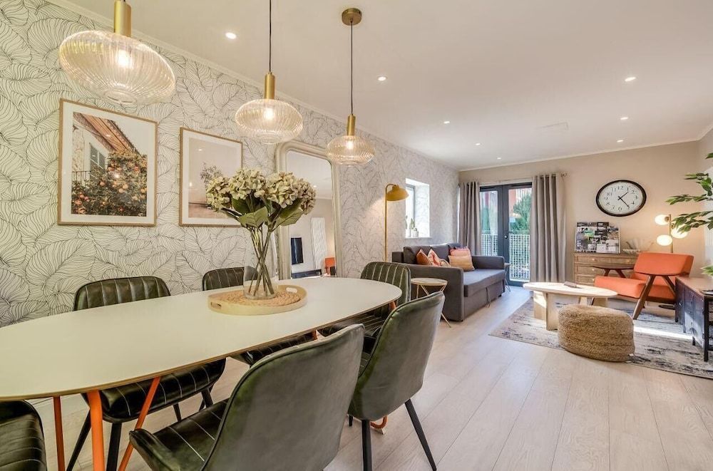 Central Belfast Apartments - The Sussex 1