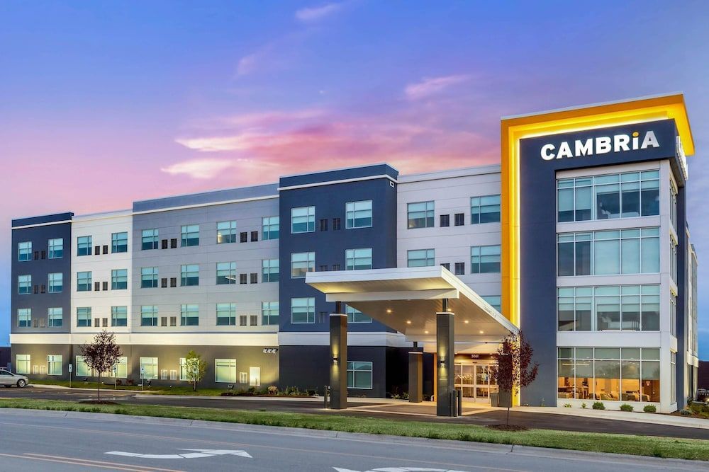 Holiday Inn Express Bettendorf - Davenport NE by IHG 1