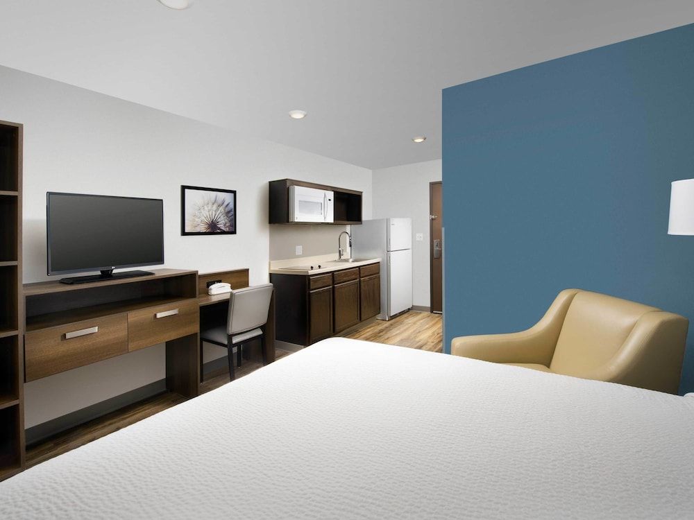WoodSpring Suites Broken Arrow 1