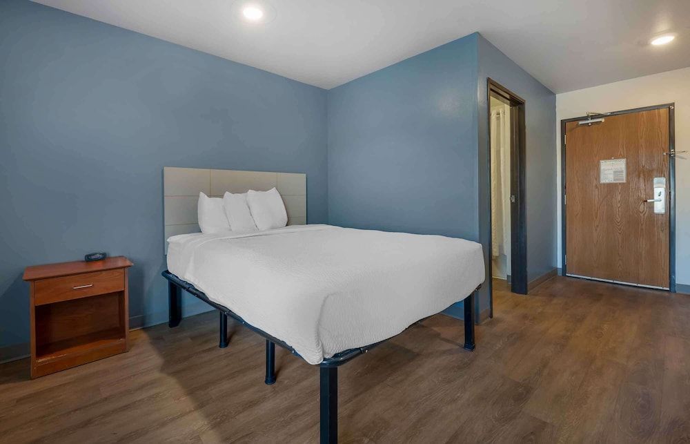 WoodSpring Suites Springdale 2