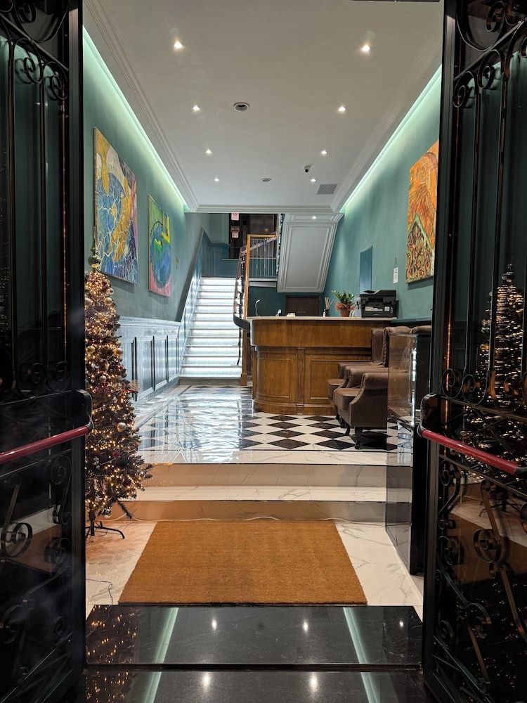 Modi Hotel 1